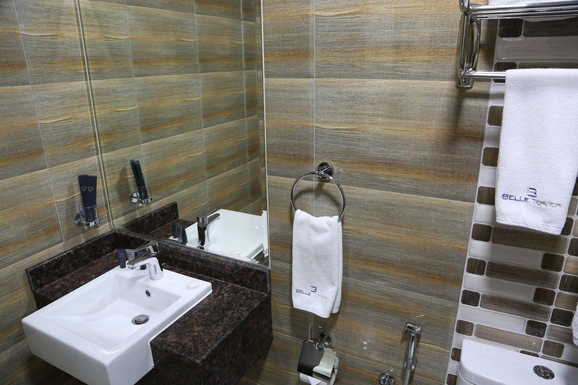 מנאמה Belle Tower Luxury Apartments מראה חיצוני תמונה