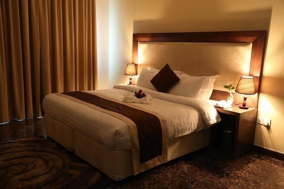 מנאמה Belle Tower Luxury Apartments מראה חיצוני תמונה